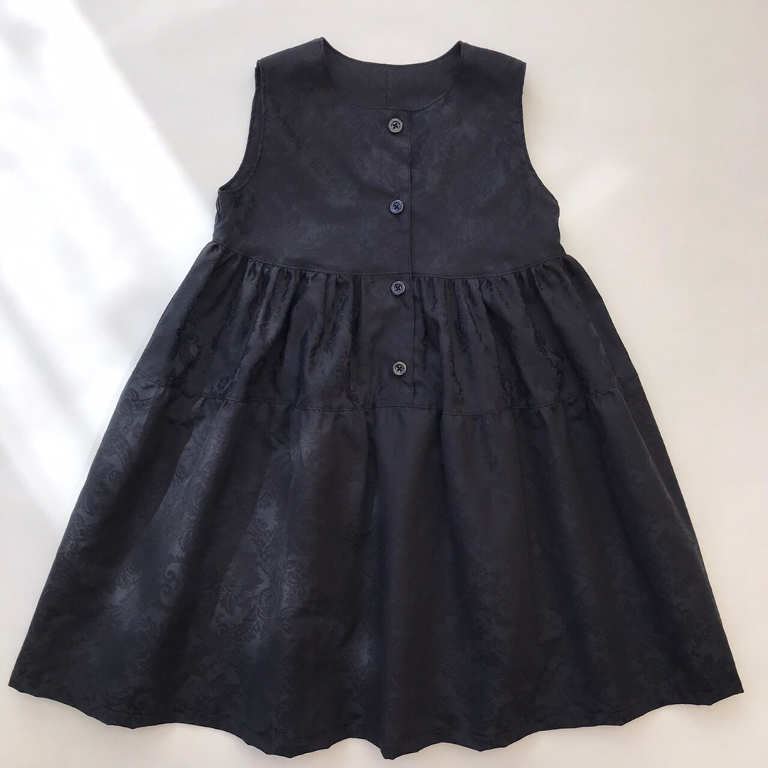 新品　ハンドメイド　ワンピース 100cm 紺色　ノースリーブ　 フォーマル キッズ/ベビー/マタニティのキッズ服女の子用(90cm~)(ワンピース)の商品写真