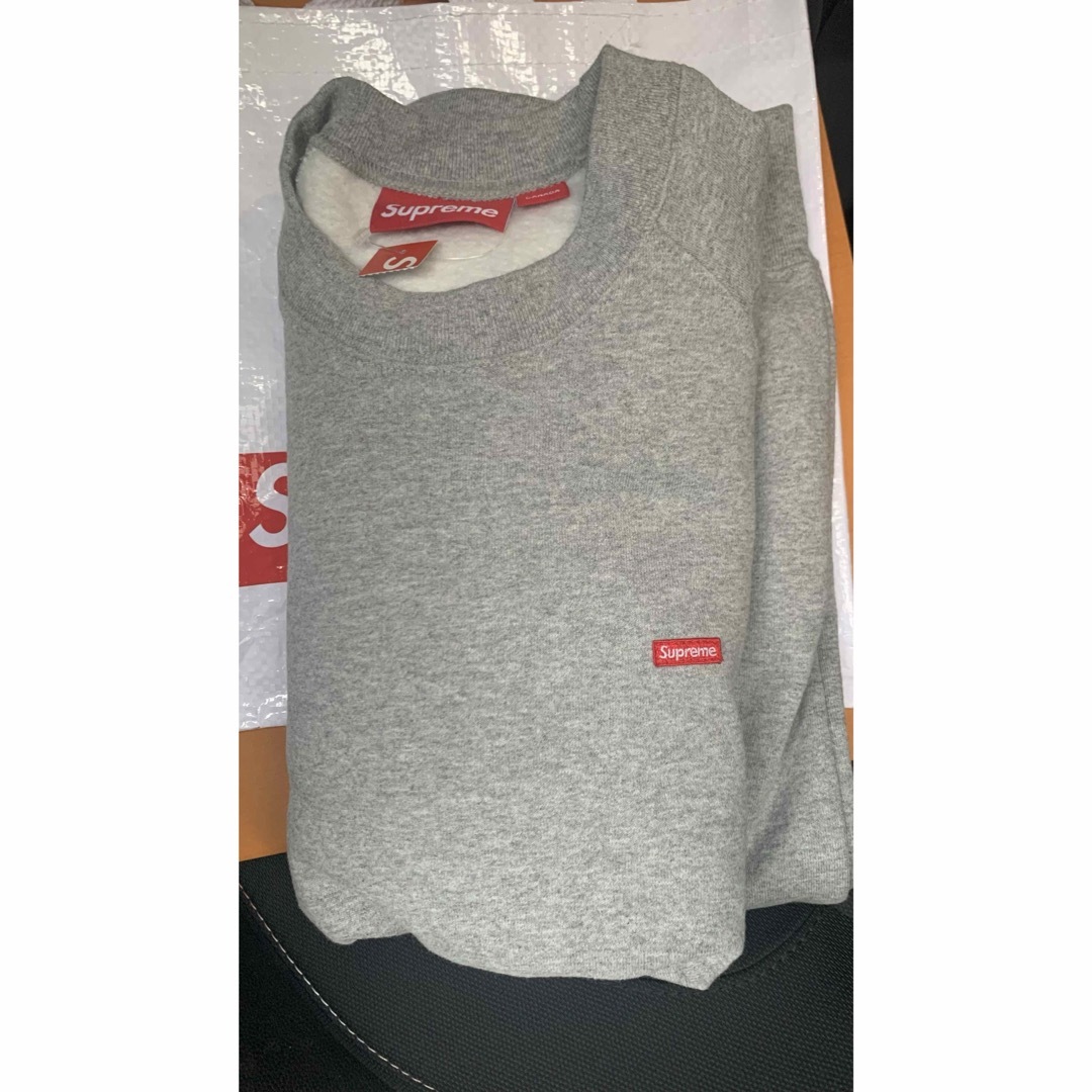 Supreme(シュプリーム)の【新品】タグ付★即完売★Small Box Raglan Crewneck メンズのトップス(スウェット)の商品写真