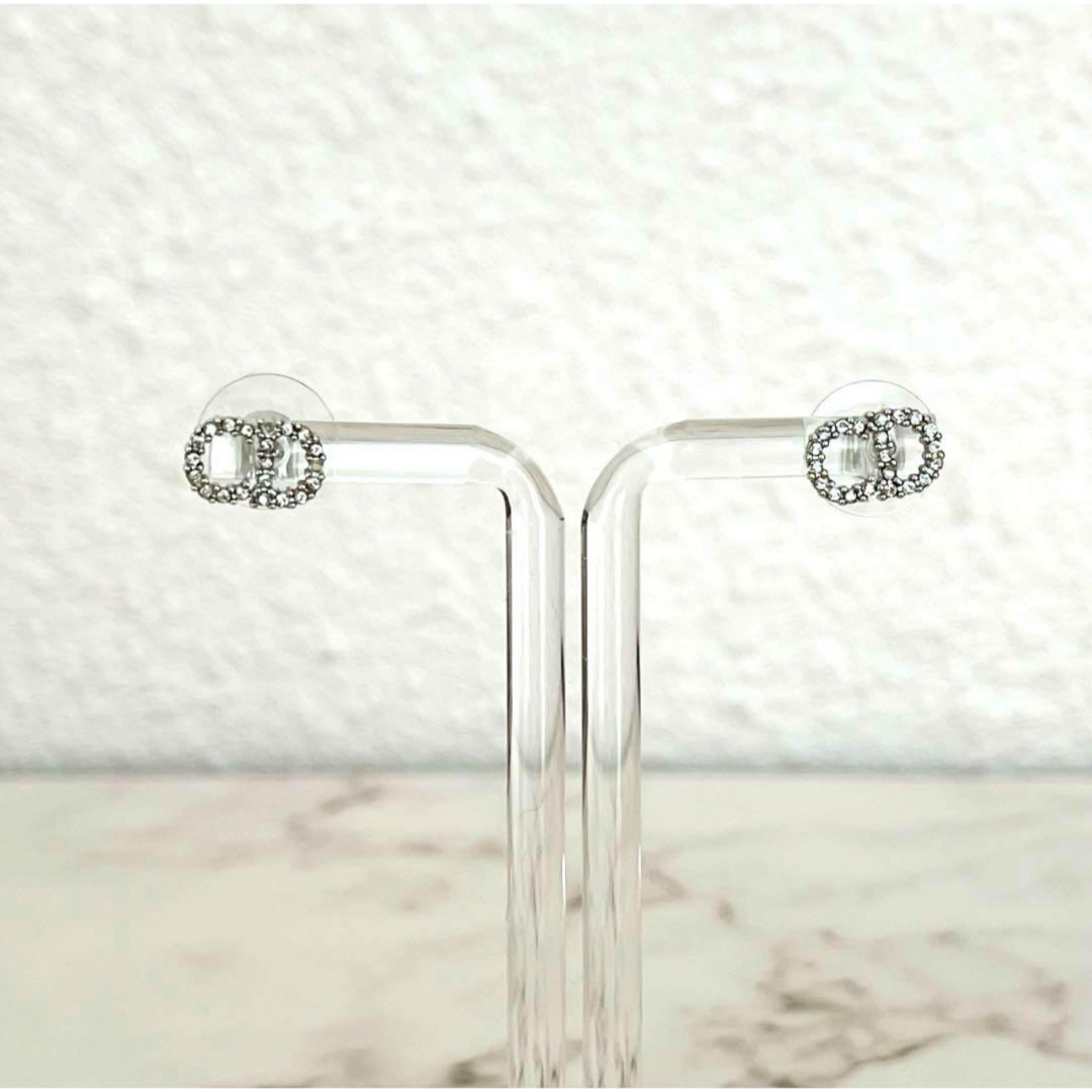 【きれいめファッション51選】上品さと清潔感をキープし Christian Dior ライン Lune D Clair クリスチャンディオール - ピアス