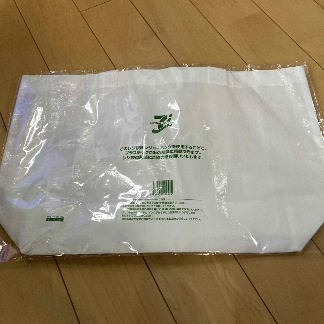 セブンイレブン　レジ袋風エコバッグ レディースのバッグ(エコバッグ)の商品写真