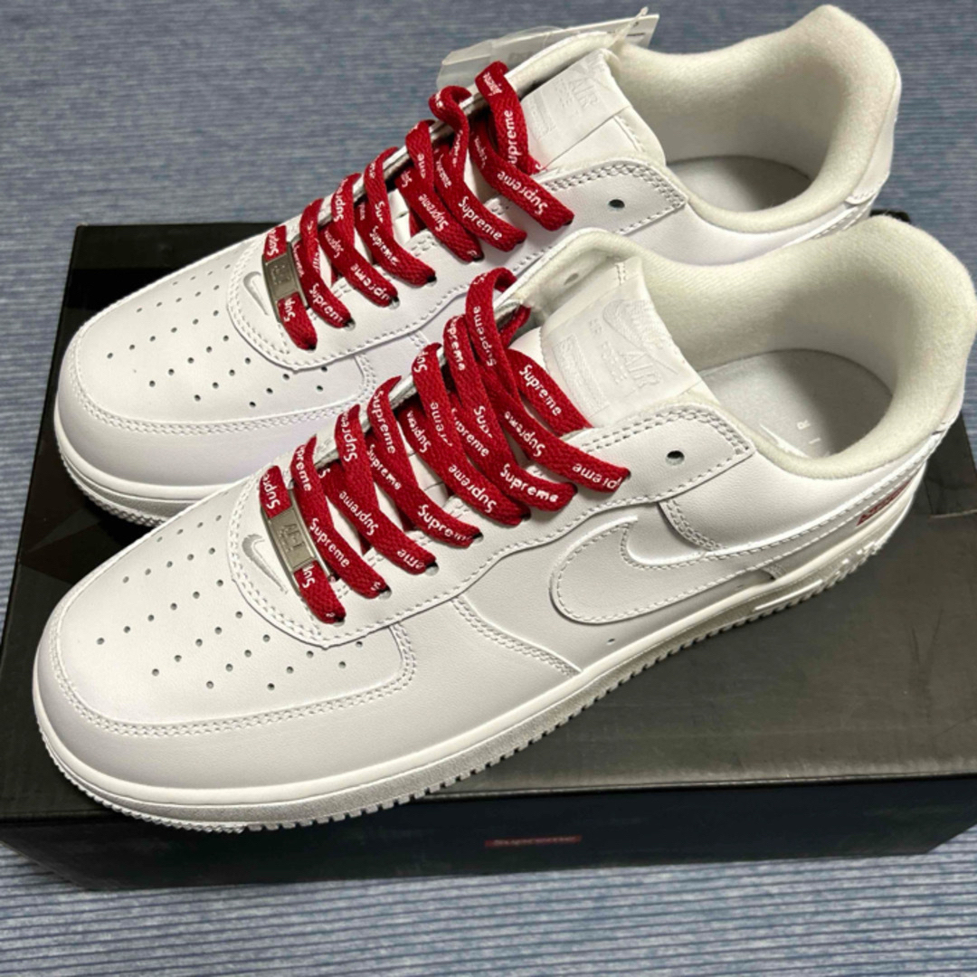 Supreme(シュプリーム)のSupreme Nike Air Force 1 Low White US9.5 メンズの靴/シューズ(スニーカー)の商品写真