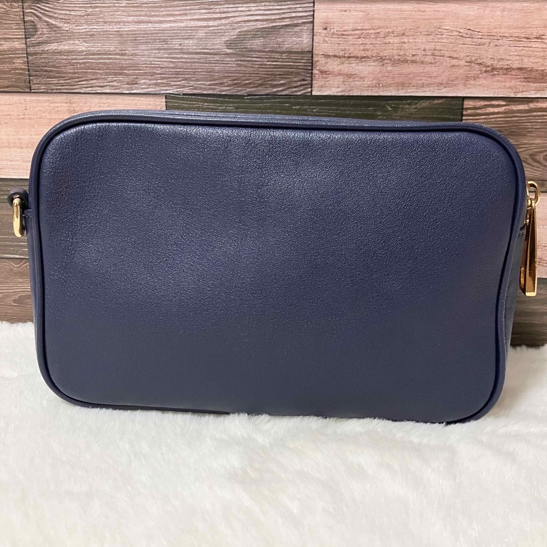 MARC JACOBS(マークジェイコブス)のMARC JACOBS カメラバッグ 2way ショルダー ポーチ エンボスロゴ レディースのバッグ(ショルダーバッグ)の商品写真