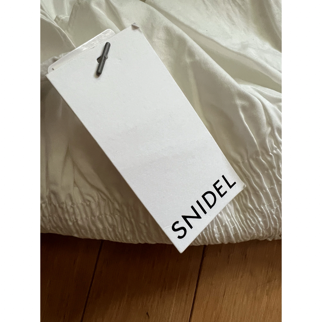 SNIDEL(スナイデル)の【新品・未使用】SNIDEL ブラウス レディースのトップス(シャツ/ブラウス(長袖/七分))の商品写真