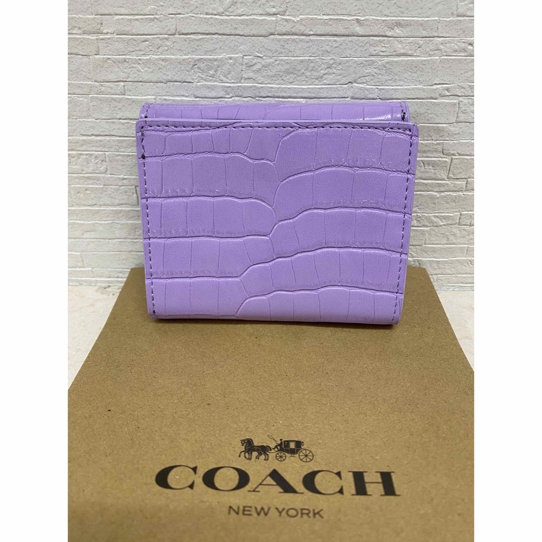 COACH(コーチ)の[新品未使用] ✨COACHクロコ型押し二つ折り財布✨ミニ財布 レディースのファッション小物(財布)の商品写真