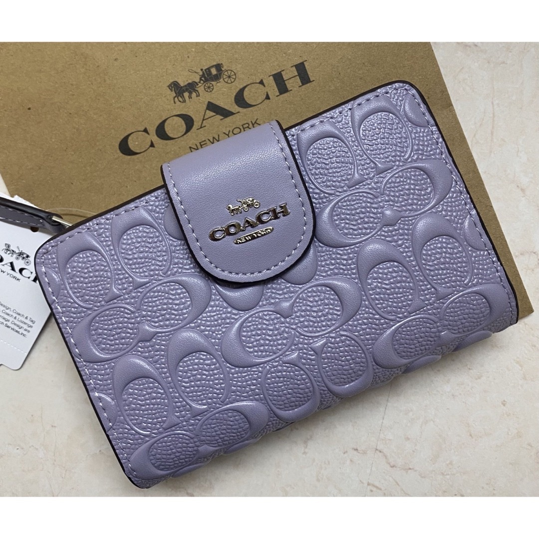 COACH - [新品未使用]✨COACHシグネチャー型押し二つ折り財布✨ミニ
