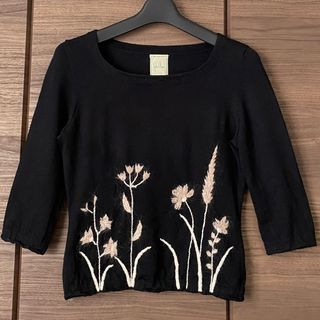 シビラ(Sybilla)のシビラ　フラワー刺繍七分袖ニット(ニット/セーター)