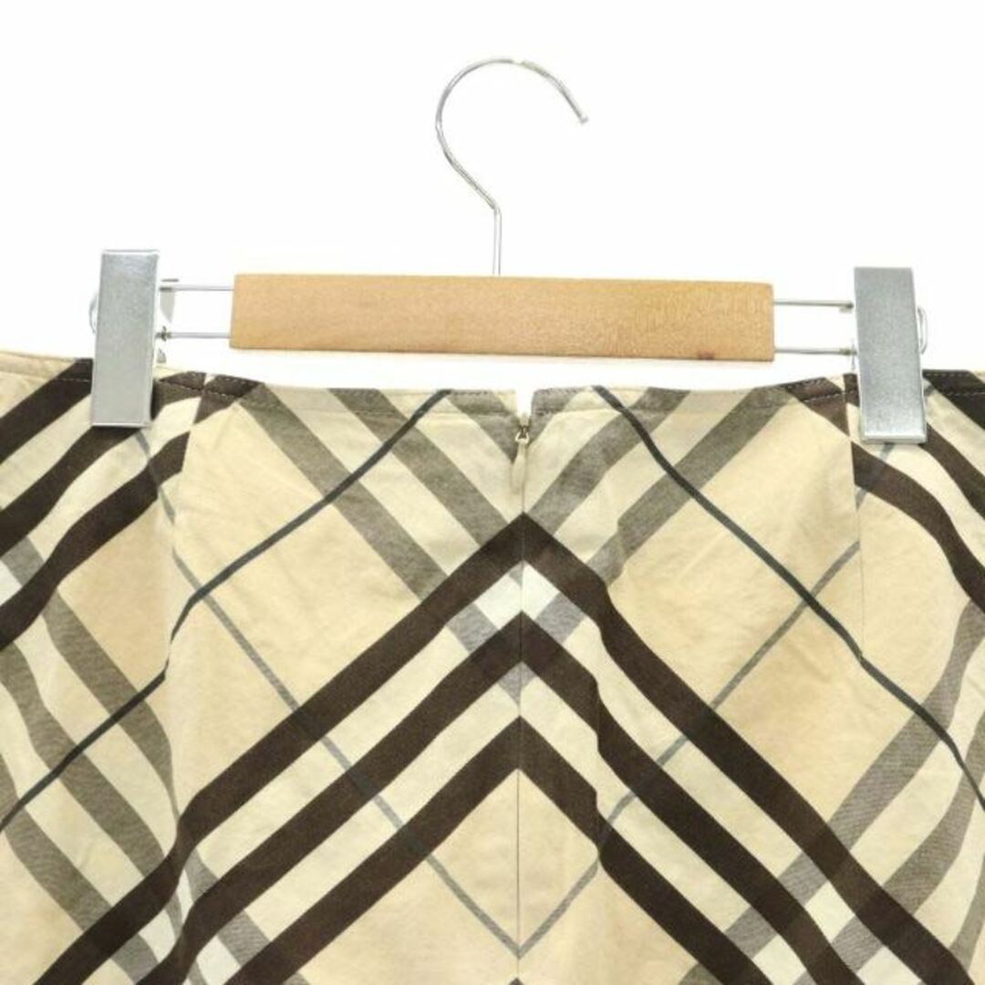 BURBERRY(バーバリー)のバーバリー 台形スカート ひざ丈 チェック柄 白 FXA52-031-42 レディースのスカート(ひざ丈スカート)の商品写真