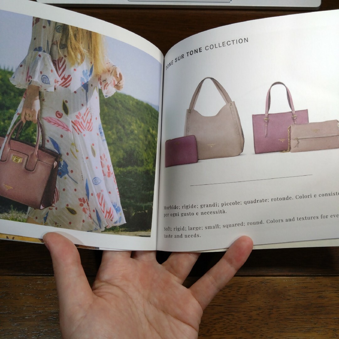 【パンフレット】CUOIERIA FIORENTINAの英語とイタリア語 説明書 エンタメ/ホビーの雑誌(ファッション)の商品写真