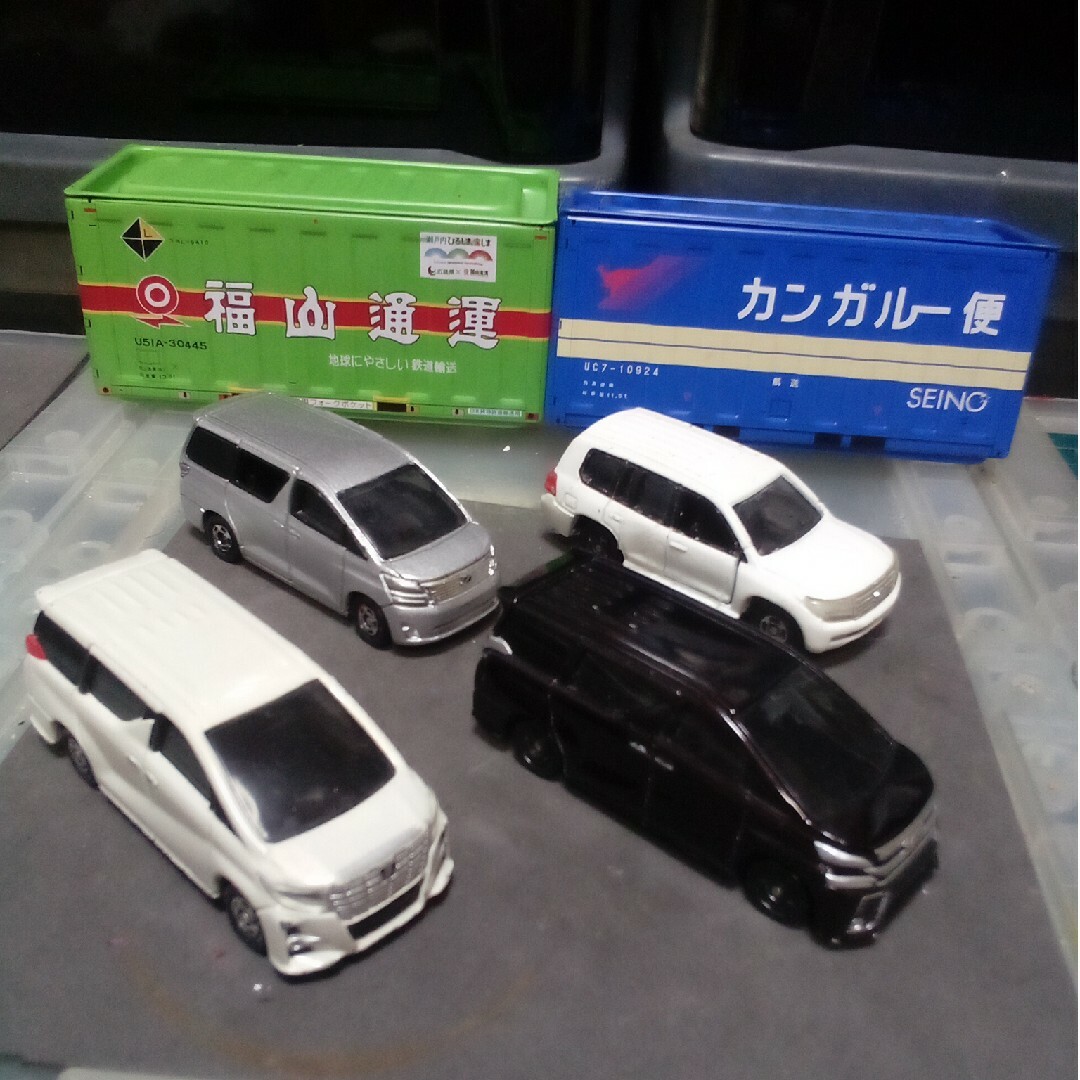 Takara Tomy(タカラトミー)のトミカ　TOYOTA 　ALPHARD / VELLFIRE エンタメ/ホビーのおもちゃ/ぬいぐるみ(ミニカー)の商品写真