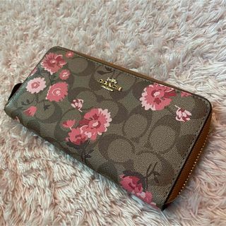 コーチ(COACH)の【美品】COACH 長財布　花柄　桜　ラウンドファスナー　 レザー  シグネチャ(財布)