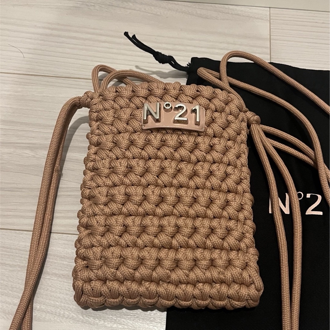 N°21(ヌメロヴェントゥーノ)の〈SHINO様〉　Phone Bag ショルダーバッグ ナイロン  レディースのバッグ(ショルダーバッグ)の商品写真