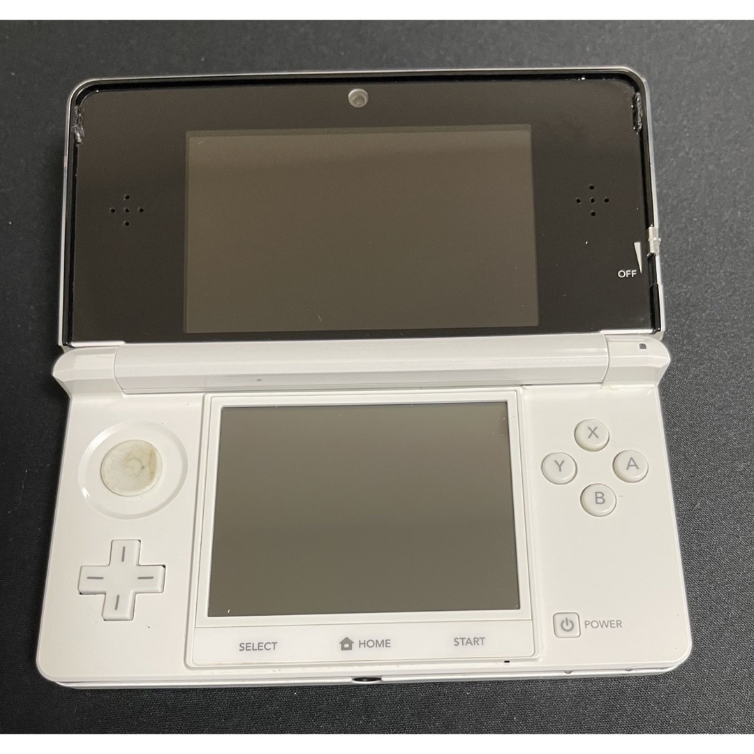 ニンテンドー3DS(ニンテンドー3DS)のNintendo 3DS  本体とケーブルピュアホワイト エンタメ/ホビーのゲームソフト/ゲーム機本体(携帯用ゲーム機本体)の商品写真