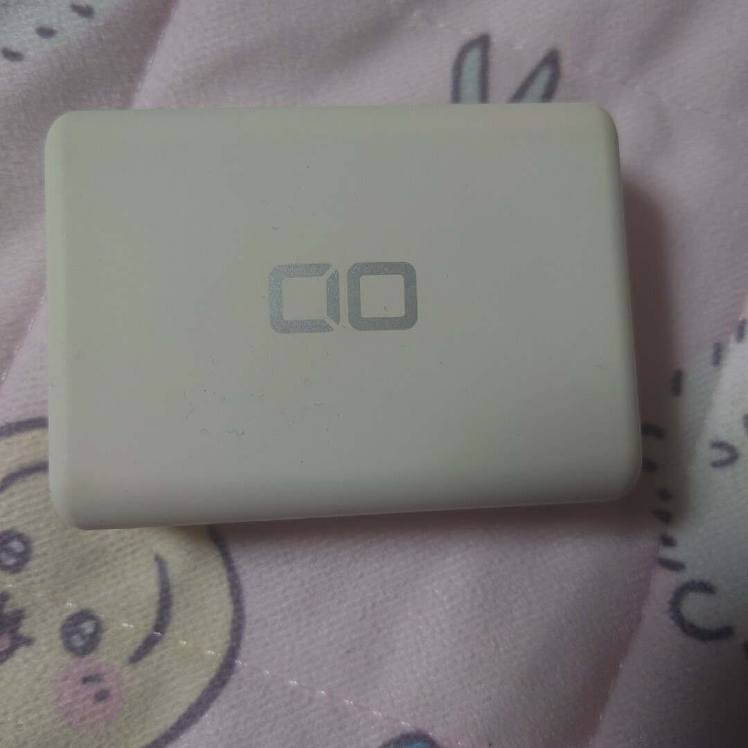 CIO(シーアイオー)のCIO SMARTCOBYPRO-30W-WH スマホ/家電/カメラのスマートフォン/携帯電話(バッテリー/充電器)の商品写真