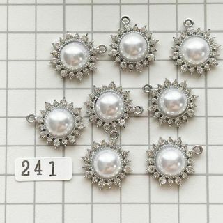 241パーツ ハンドメイド　パール　ビジュー　シルバー系　チャーム　アクセサリー(各種パーツ)