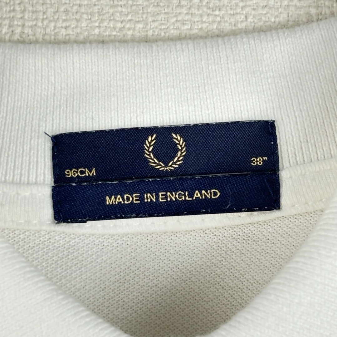 FRED PERRY(フレッドペリー)の大人気　フレッドペリー　ポロシャツ　半袖　M3 英国製　38 M 白紺　古着 メンズのトップス(ポロシャツ)の商品写真