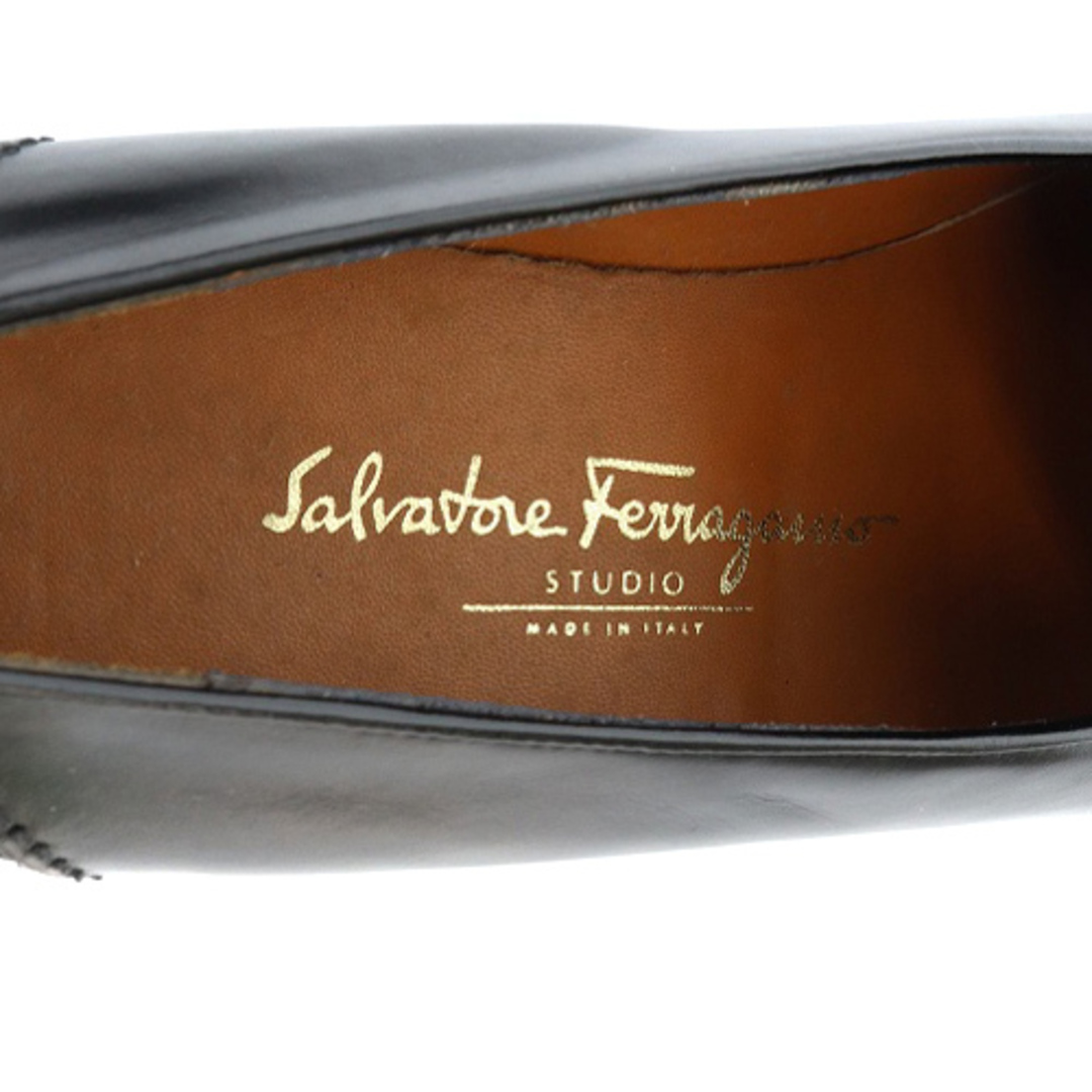 Salvatore Ferragamo(サルヴァトーレフェラガモ)のサルヴァトーレフェラガモ レザー タッセル ローファー 7.5 25cm 黒 レディースの靴/シューズ(ローファー/革靴)の商品写真