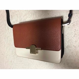 マッシモデュッティ(Massimo Dutti)のMassimo  Dutti  ショルダーバッグ(ショルダーバッグ)