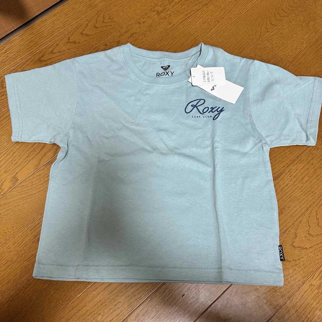 Roxy(ロキシー)の新品タグ付き　ロキシー　ショート丈　半袖Tシャツ レディースのトップス(Tシャツ(半袖/袖なし))の商品写真