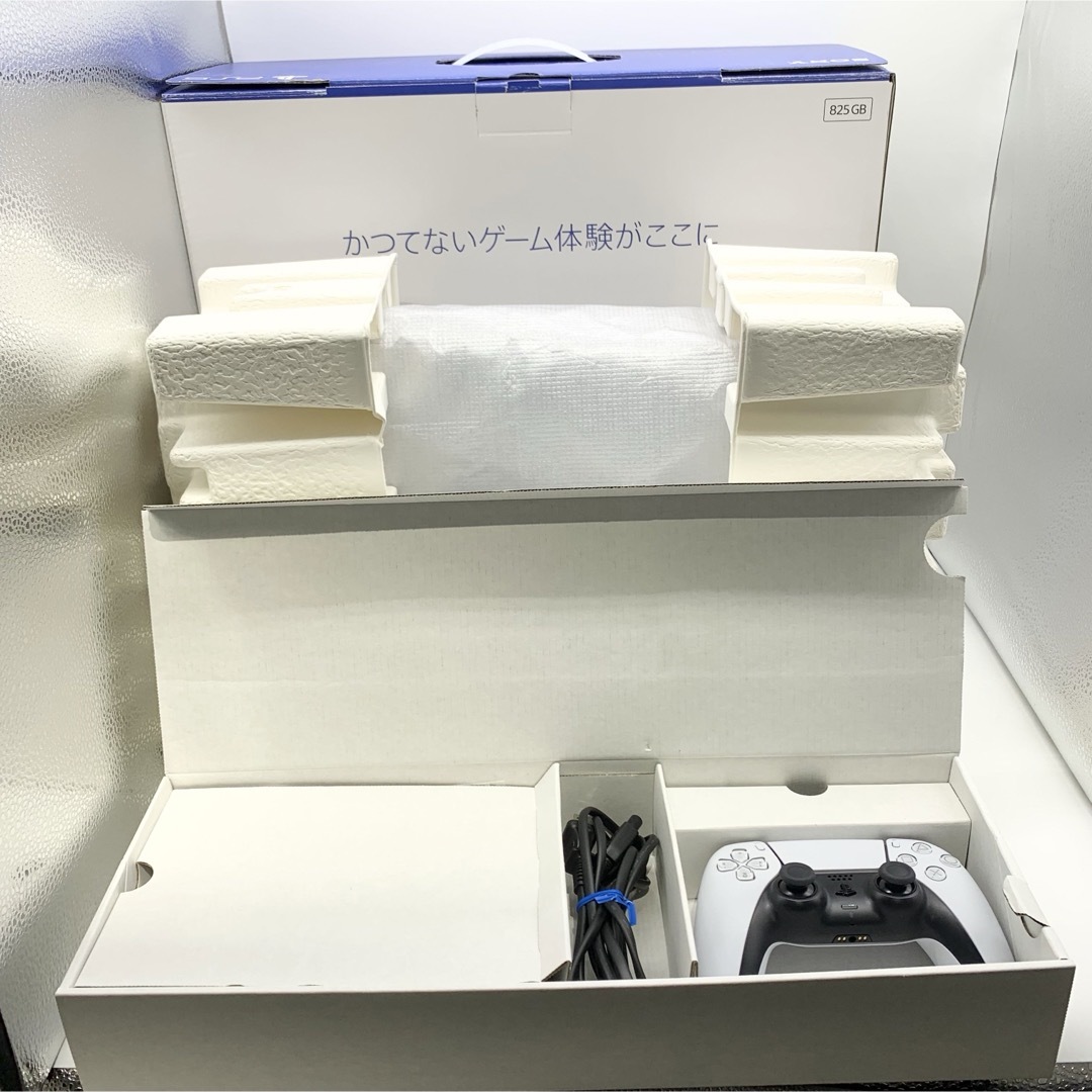 PlayStation(プレイステーション)の【箱付き・美品】PS5 本体 ディスクドライブ CFI-1100A 動作品 エンタメ/ホビーのゲームソフト/ゲーム機本体(家庭用ゲーム機本体)の商品写真