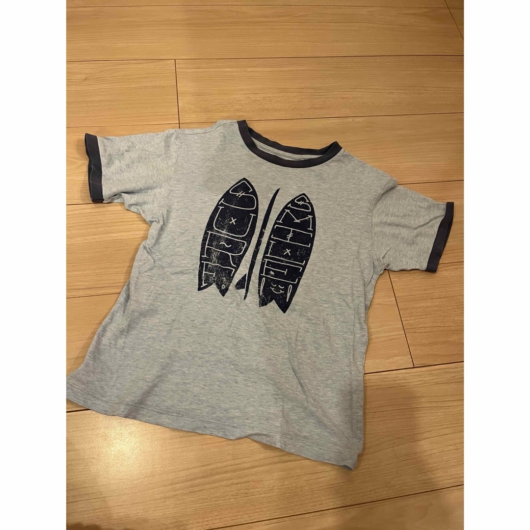 UNIQLO(ユニクロ)のTシャツ　130㎝　キッズ　ブルー　ユニクロ キッズ/ベビー/マタニティのキッズ服男の子用(90cm~)(Tシャツ/カットソー)の商品写真