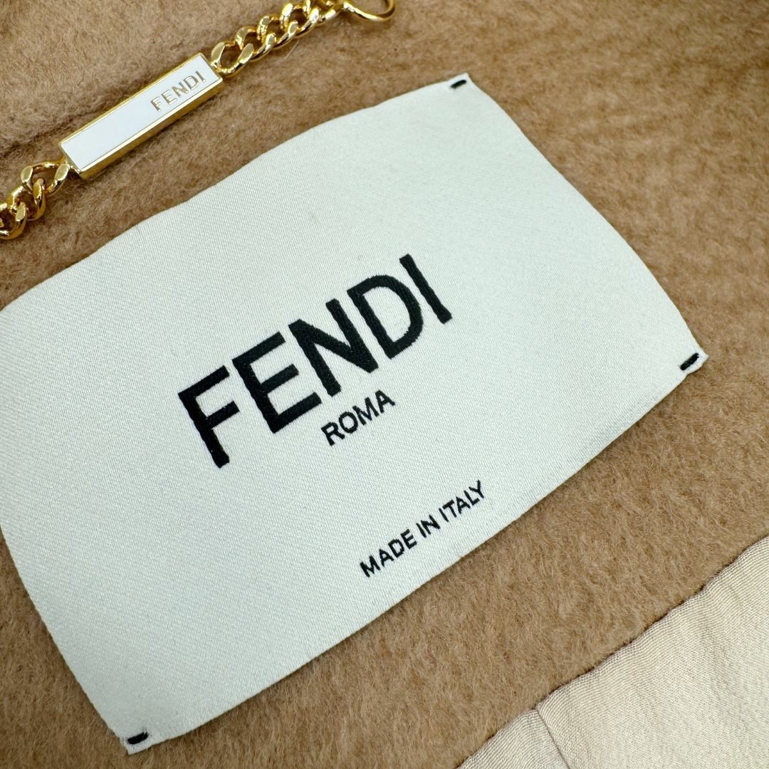 FENDI(フェンディ)のFENDI フェンディ コート ワンピコート キャメル シルク ハラコ FF8090 サイズ38 レディース レディースのジャケット/アウター(その他)の商品写真