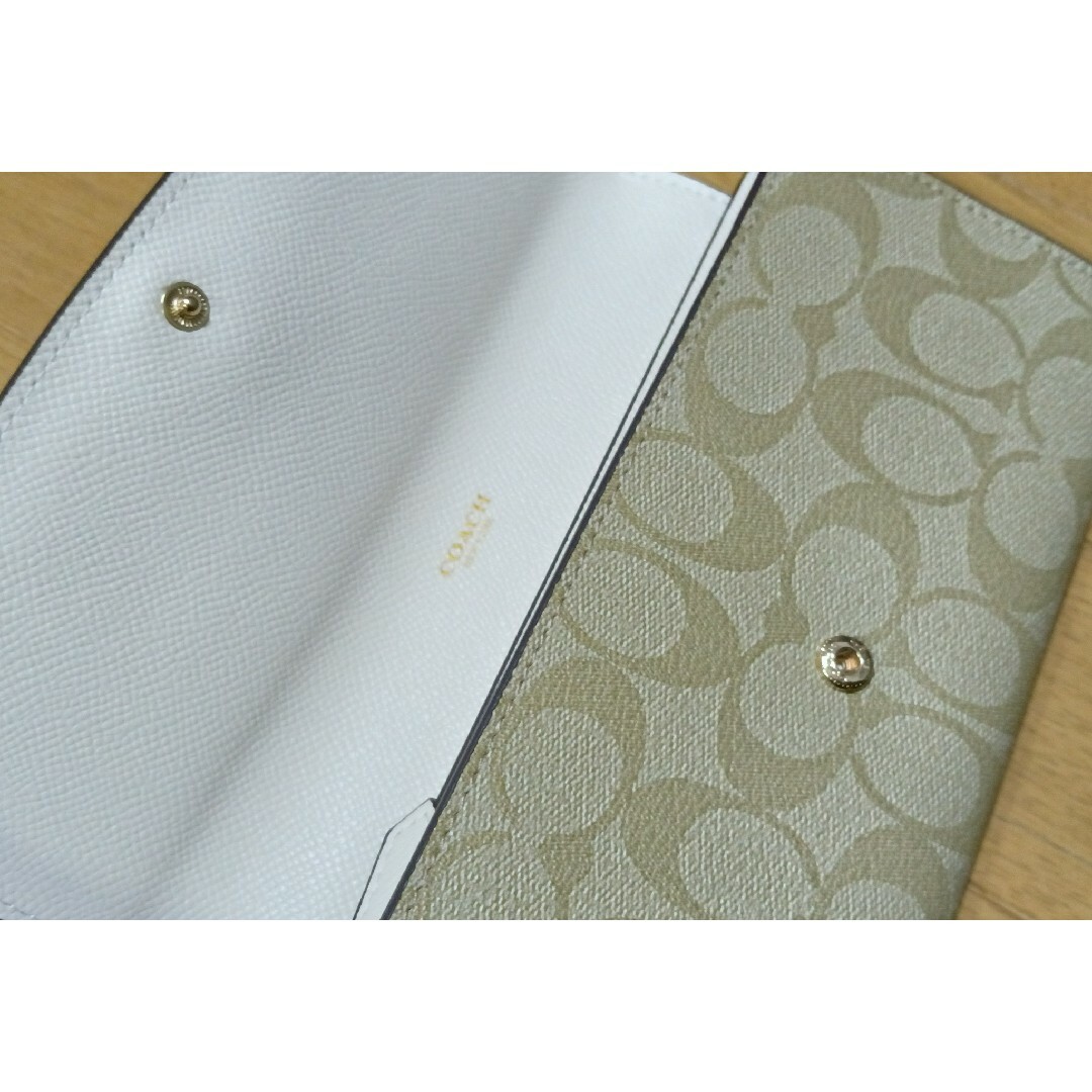 COACH(コーチ)のcoach☆コーチ〜シグネチャー長財布☆かぶせ/極美品☆最終価格 レディースのファッション小物(財布)の商品写真