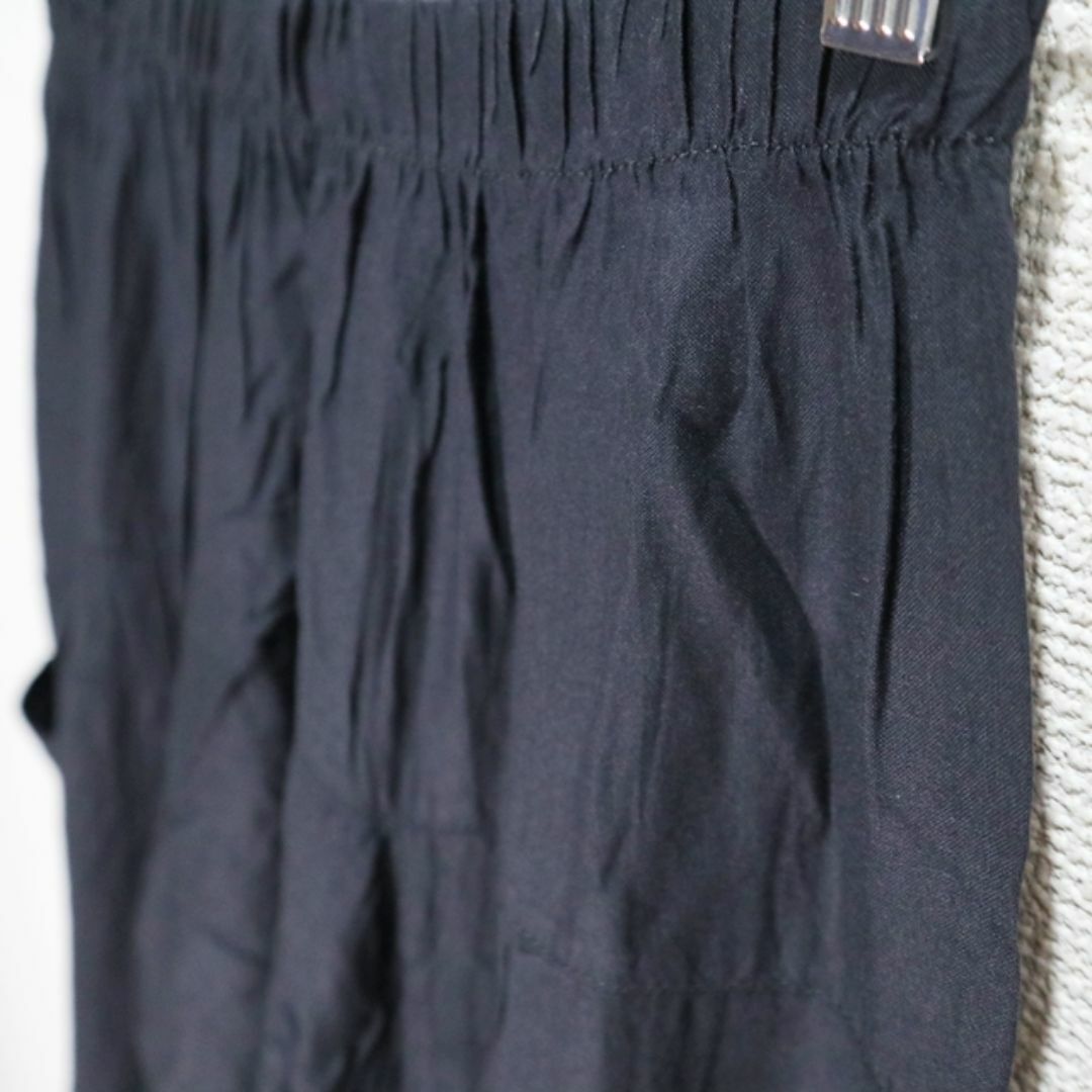 【新品】タラっとして穿きやすいレーヨンサルエルパンツ　黒系　ユニセックス メンズのパンツ(サルエルパンツ)の商品写真