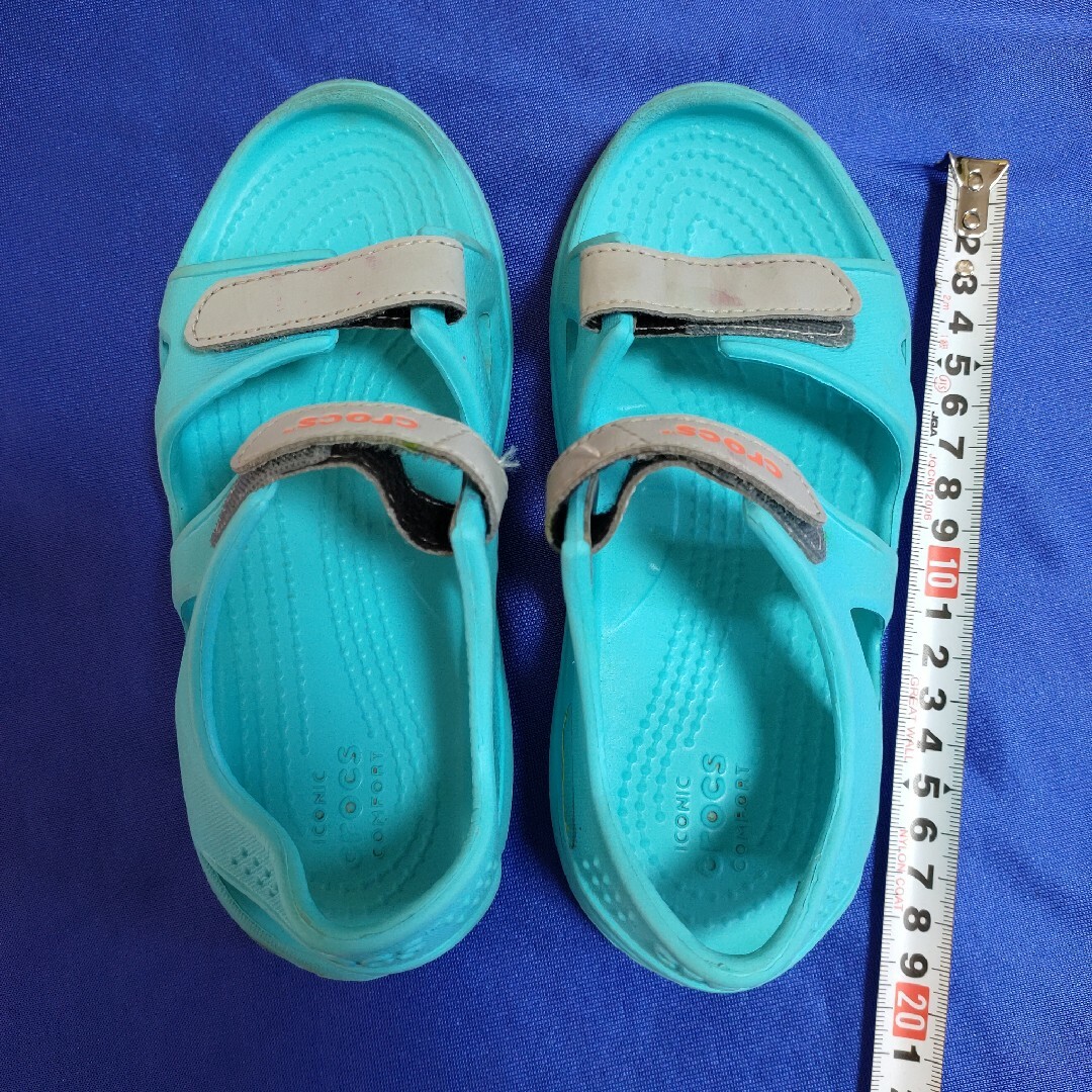 crocs(クロックス)のクロックス　サンダル キッズ/ベビー/マタニティのキッズ靴/シューズ(15cm~)(サンダル)の商品写真