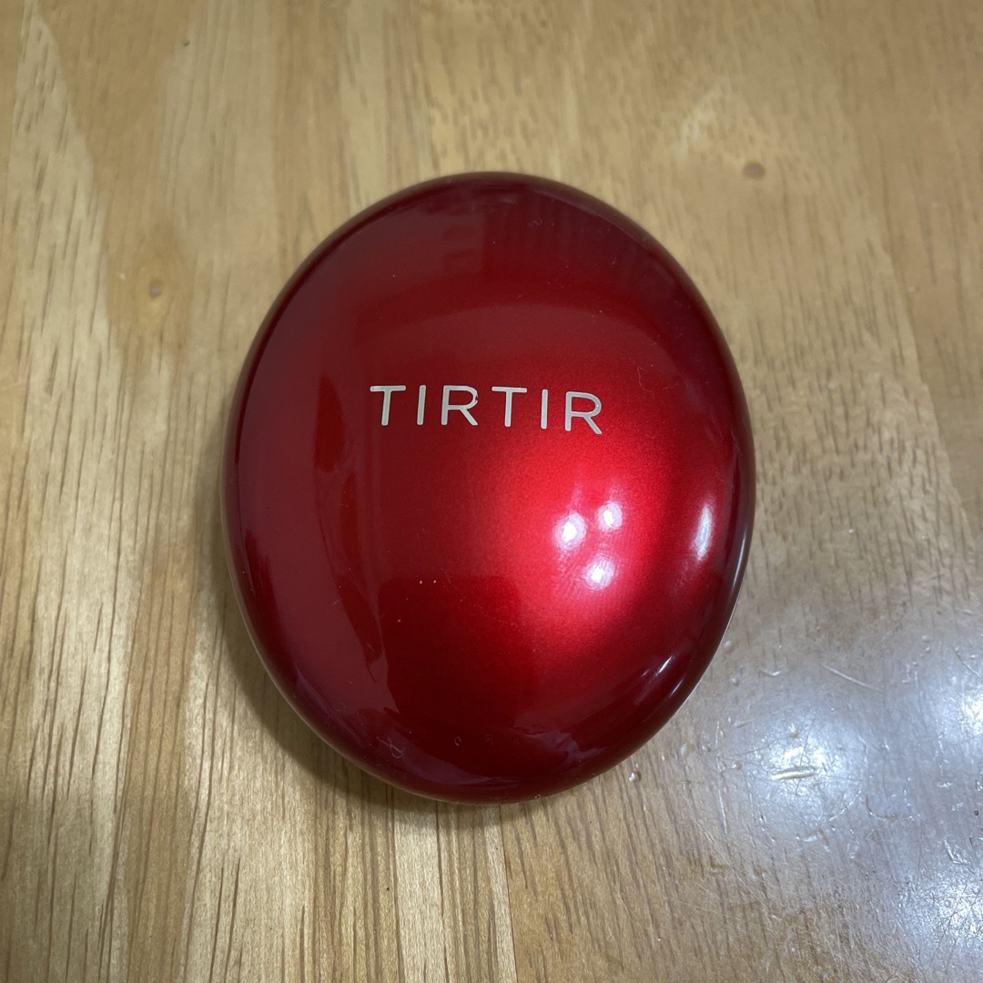 TIRTIR(ティルティル)のUSED1回試し塗りのみTIRTIRクッションファンデ17Cマスクフィット赤 コスメ/美容のベースメイク/化粧品(ファンデーション)の商品写真