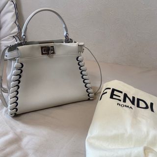 フェンディ(FENDI)のFENDI ピーカブー レースアップホワイトナッパレザー(ハンドバッグ)