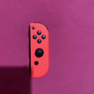 ニンテンドースイッチ(Nintendo Switch)のJoy-Con 右　ジャンク品(家庭用ゲーム機本体)
