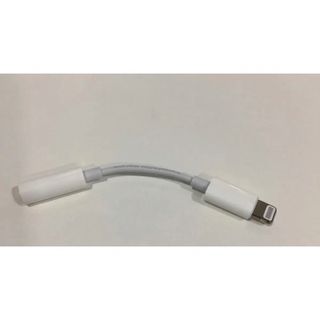 アップル(Apple)のiPhone純正　イヤホン変換アダプタ美ほぼ未使用(ヘッドフォン/イヤフォン)