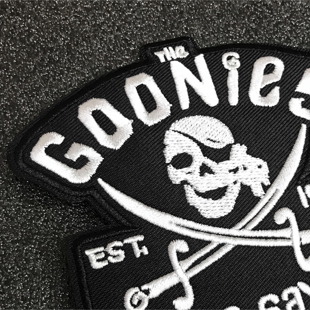 グーニーズ GOONIES 海賊旗モチーフ9×9.5cm アイロワッペン -8 レディースのバッグ(その他)の商品写真