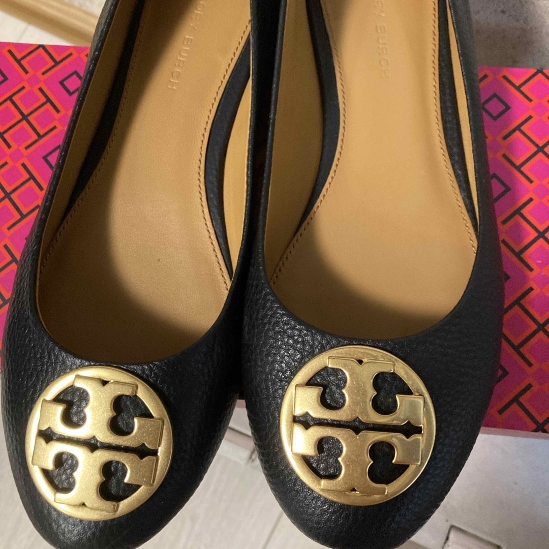 Tory Burch(トリーバーチ)のトリバーチ　シューズ　黒 レディースの靴/シューズ(バレエシューズ)の商品写真