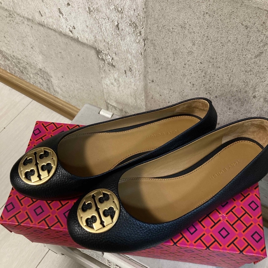 Tory Burch(トリーバーチ)のトリバーチ　シューズ　黒 レディースの靴/シューズ(バレエシューズ)の商品写真