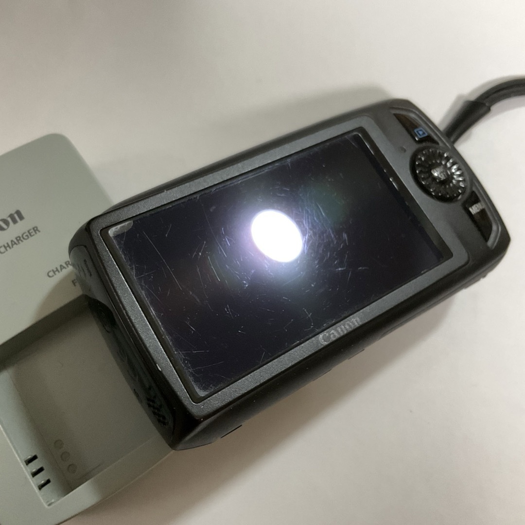 Canon(キヤノン)のCanon コンパクトデジタルカメラ IXY 30S  ブラック スマホ/家電/カメラのカメラ(コンパクトデジタルカメラ)の商品写真