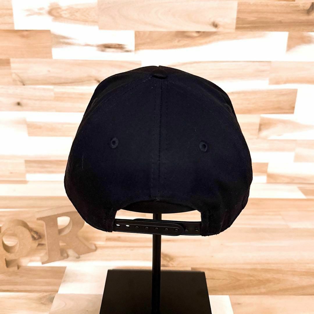 NEW ERA(ニューエラー)の稀少/廃番【ニューエラ×ジャイアンツ】GIANTS ブラック ロゴ キャップ 黒 メンズの帽子(キャップ)の商品写真