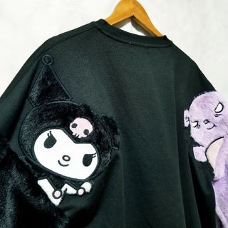 サンリオ(サンリオ)のSANRIO　KUROMI　新品　トレーナー　クロミ　バク　M～L(トレーナー/スウェット)