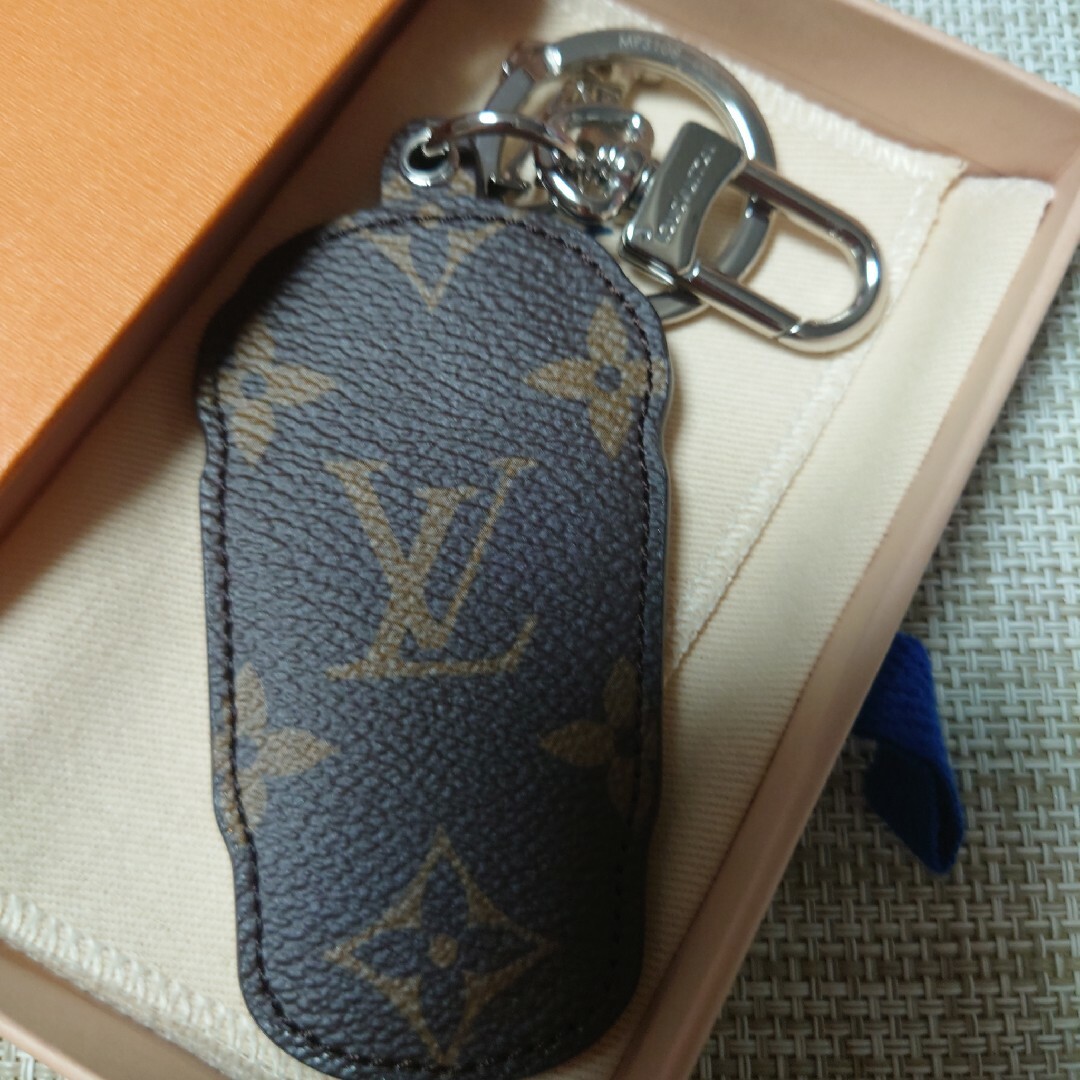 LOUIS VUITTON(ルイヴィトン)の入手困難【自宅保管】ルイヴィトン ポルトクレ モノグラムコーヒーカップ チャーム メンズのファッション小物(キーホルダー)の商品写真