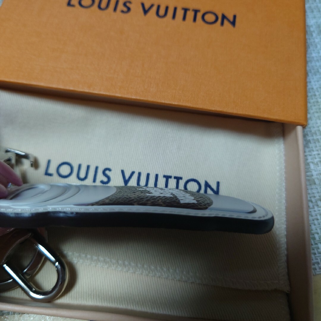 LOUIS VUITTON(ルイヴィトン)の入手困難【自宅保管】ルイヴィトン ポルトクレ モノグラムコーヒーカップ チャーム メンズのファッション小物(キーホルダー)の商品写真