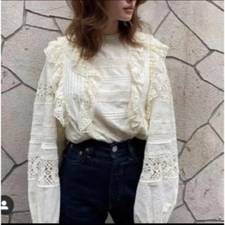 マウジー(moussy)のマウジー moussy COTTON LACE RUFFLE BLOUSE(シャツ/ブラウス(長袖/七分))