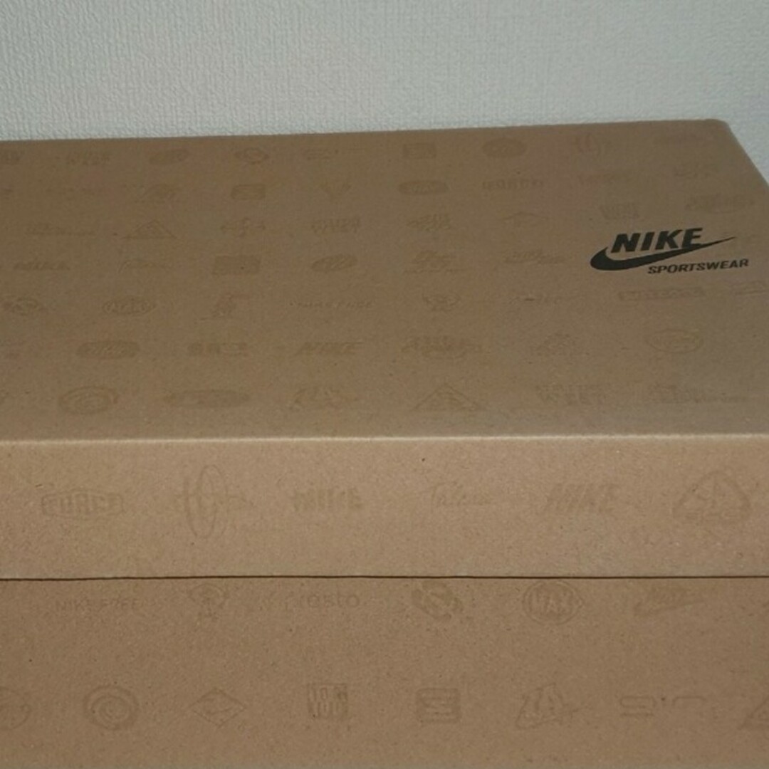NIKE(ナイキ)のナイキ エア リジュビネイト 銀アシンメトリー 27cm ☆柄 デッドストック メンズの靴/シューズ(スニーカー)の商品写真