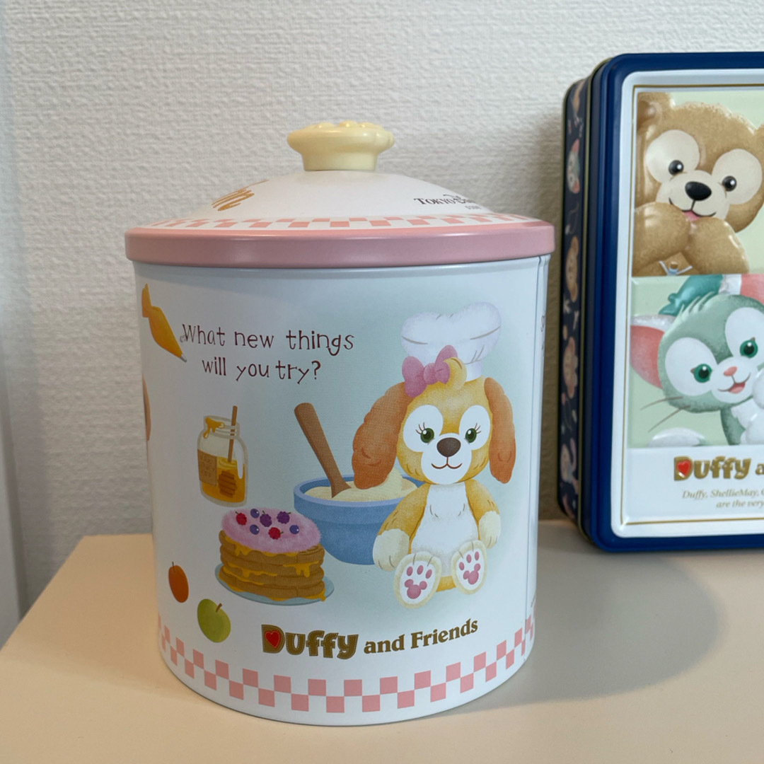 Disney(ディズニー)のディズニーシー ダッフィー クッキーアン 缶 2点セット【美品】※缶のみ 肉球 インテリア/住まい/日用品のキッチン/食器(容器)の商品写真