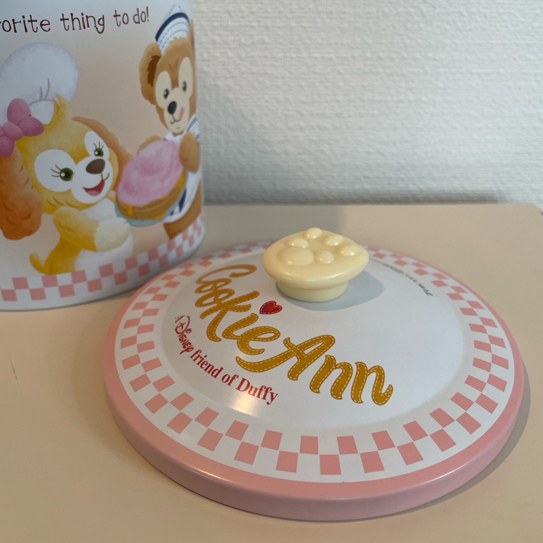 Disney(ディズニー)のディズニーシー ダッフィー クッキーアン 缶 2点セット【美品】※缶のみ 肉球 インテリア/住まい/日用品のキッチン/食器(容器)の商品写真