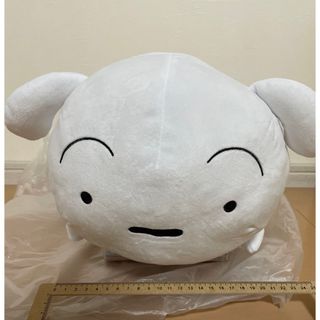 クレヨンシンチャン(クレヨンしんちゃん)の新品❤️クレヨンしんちゃん めちゃでかぬいぐるみ シロと一緒だゾ (ぬいぐるみ)