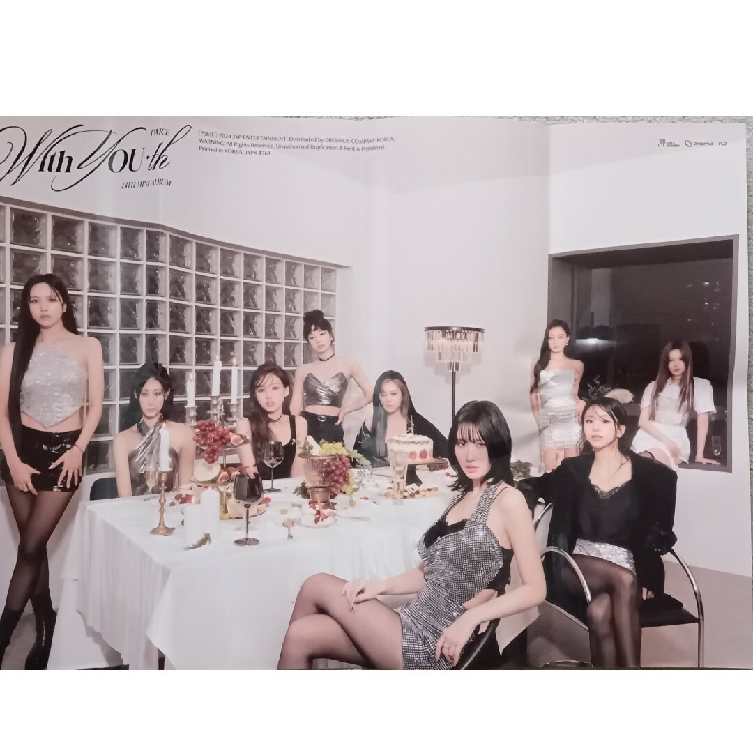 TWICE With YOU-th ポスター エンタメ/ホビーのCD(K-POP/アジア)の商品写真