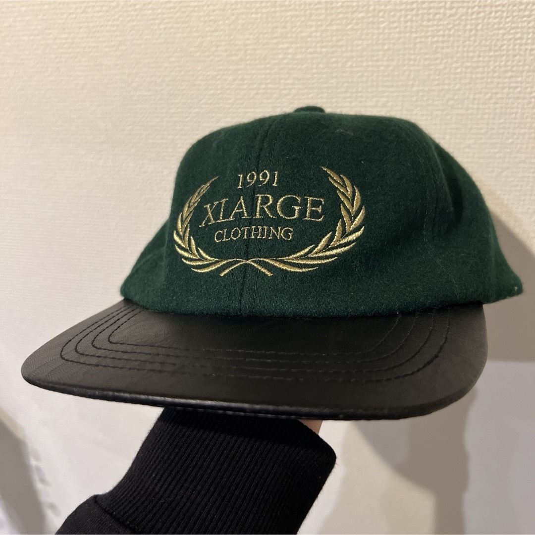 XLARGE(エクストララージ)の定価4,950円♪ XLARGE  LAUREL EMBROIDERED CAP メンズの帽子(キャップ)の商品写真