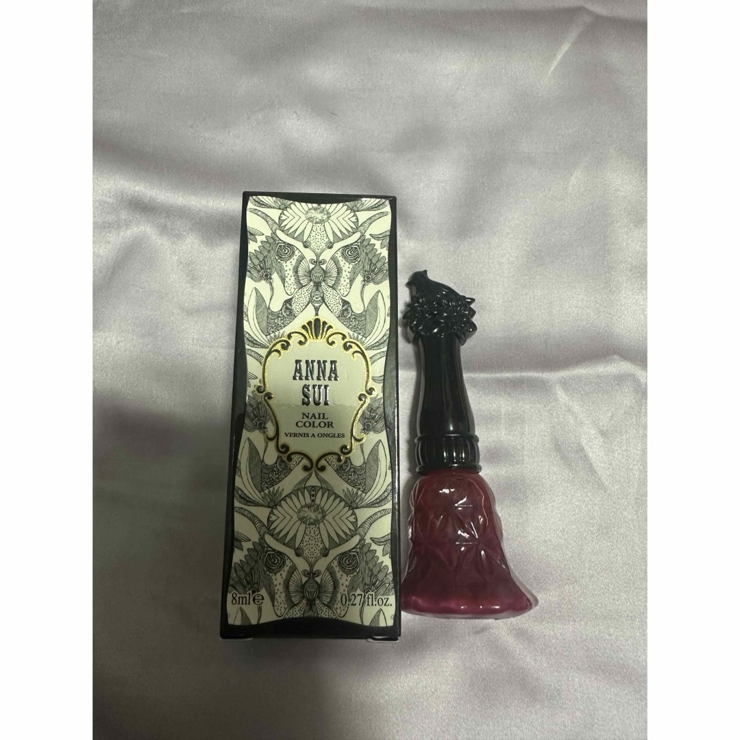 ANNA SUI(アナスイ)のアナ スイ コスメティックス ネイルカラー  Jan 205 ガーネット コスメ/美容のネイル(マニキュア)の商品写真