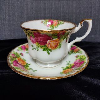 ロイヤルアルバート(ROYAL ALBERT)のロイヤルアルバート　カップ＆ソーサー(グラス/カップ)