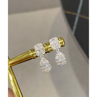 天然ダイヤモンドピアスk18 ビジューピアス(ピアス)